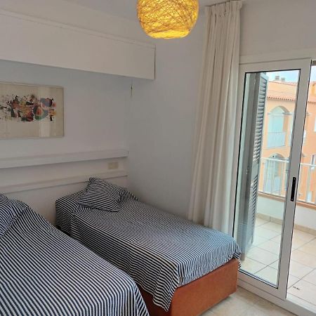 Port De'N Perris Apartment L' Escala Ngoại thất bức ảnh