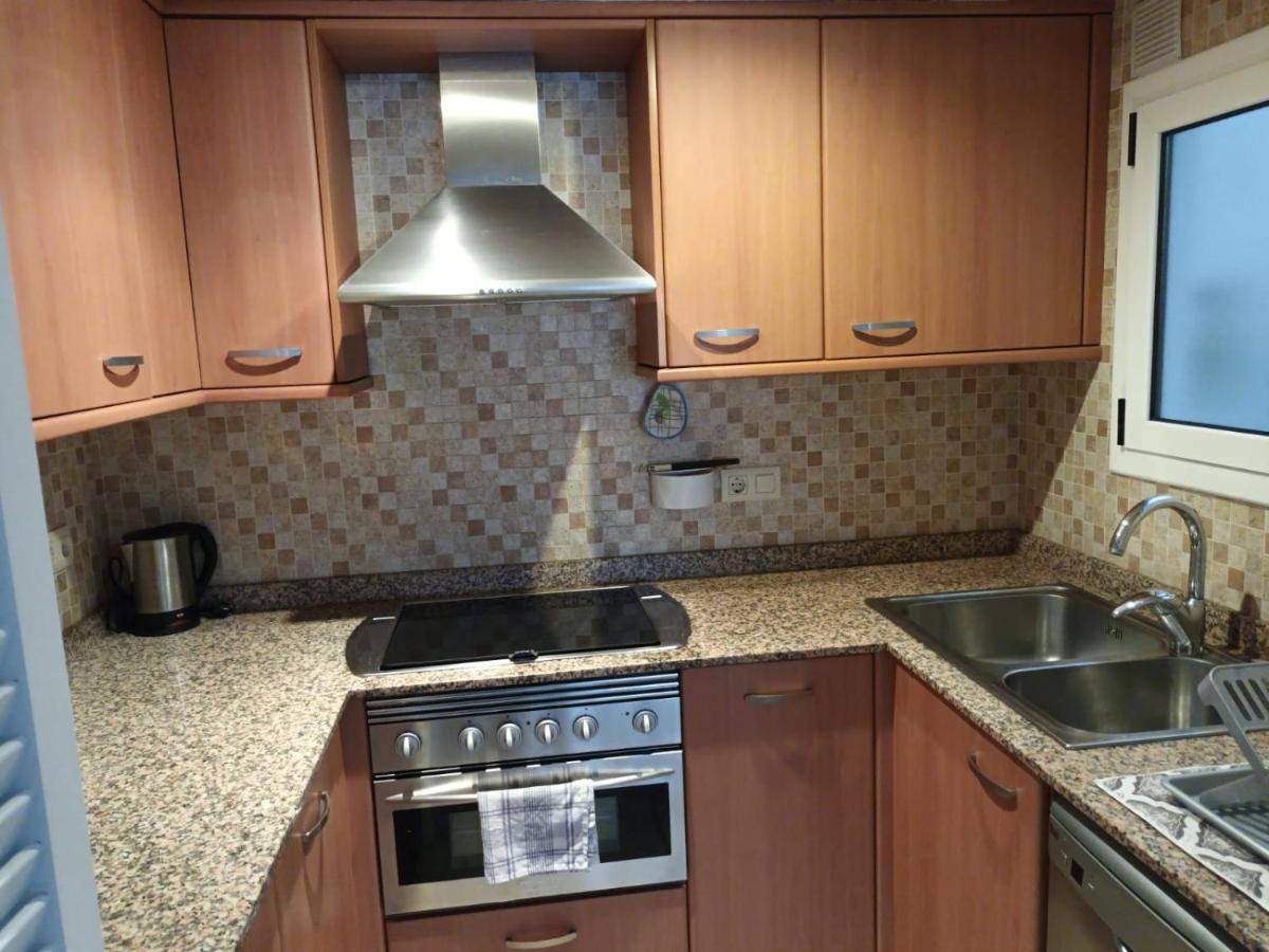 Port De'N Perris Apartment L' Escala Ngoại thất bức ảnh